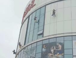 佛山蜘蛛人外墻涂料難度大，作業(yè)有技巧